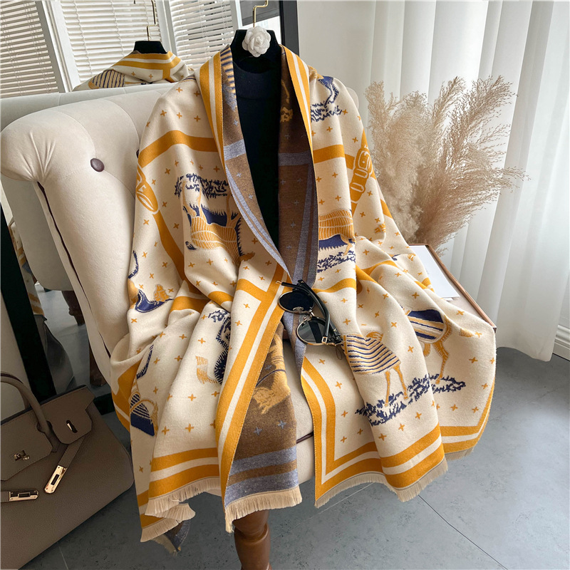 Luksusowy koc kaszmirowy z gru – Woven Scarf Blanket recenzja i cena