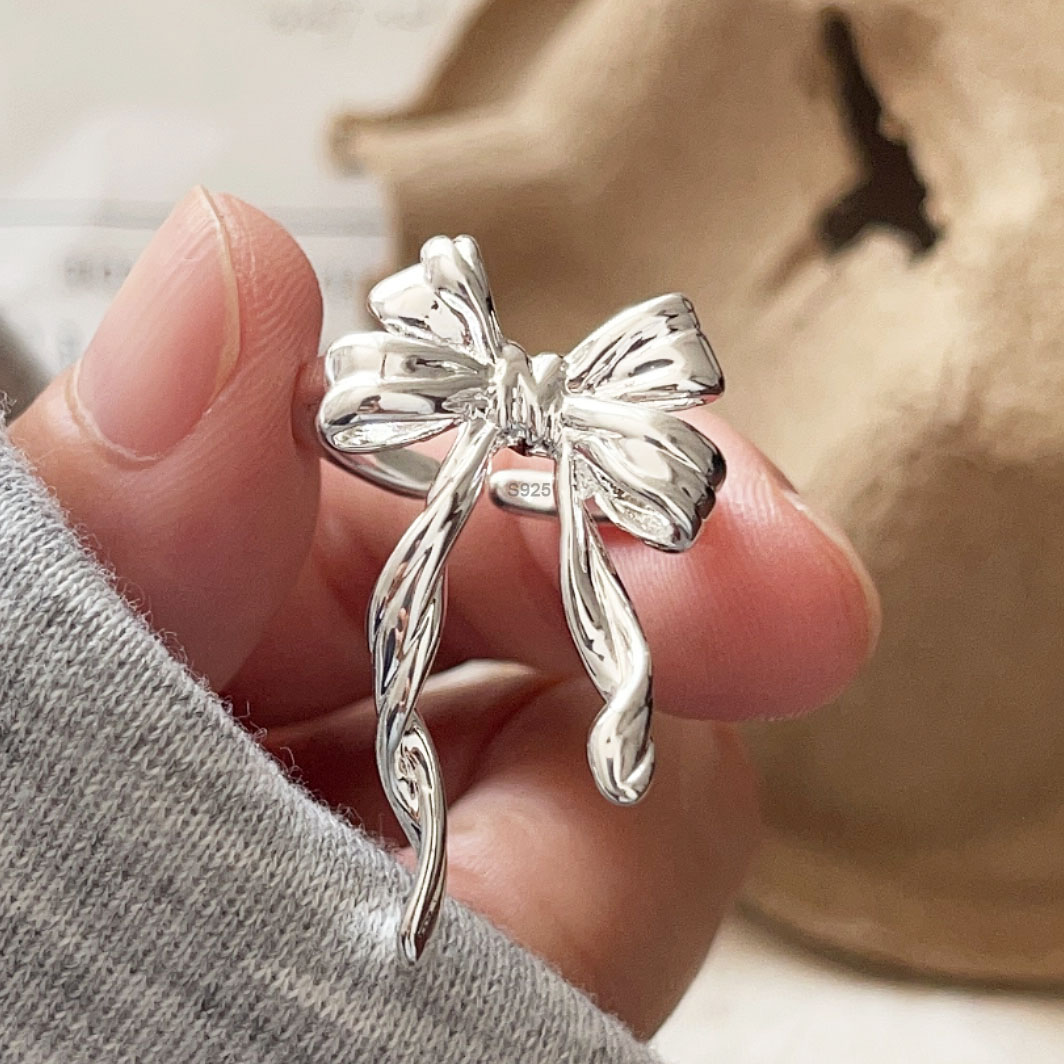 Pierścionki damskie ze srebra  – Tie Clip Silver recenzja i cena