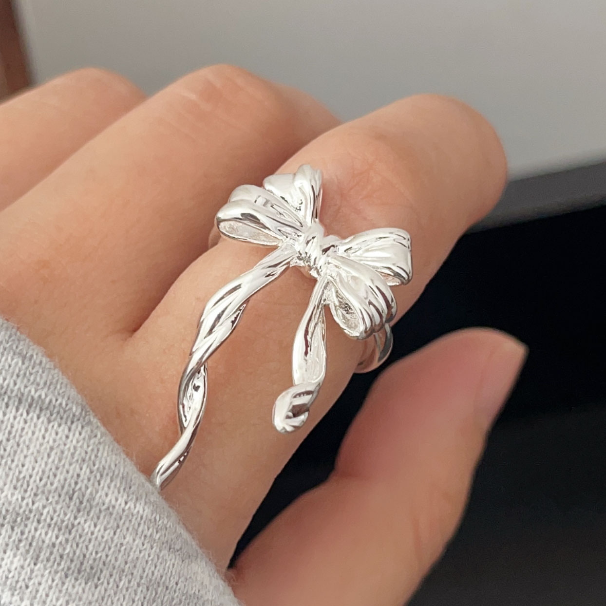 Pierścionki damskie ze srebra  – Tie Clip Silver recenzja i cena