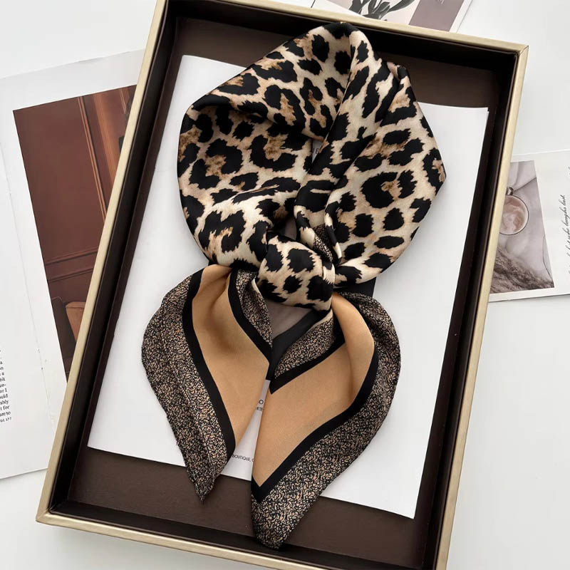 Luksusowy szal damski z satyny – Ascot Neck Scarf recenzja i cena