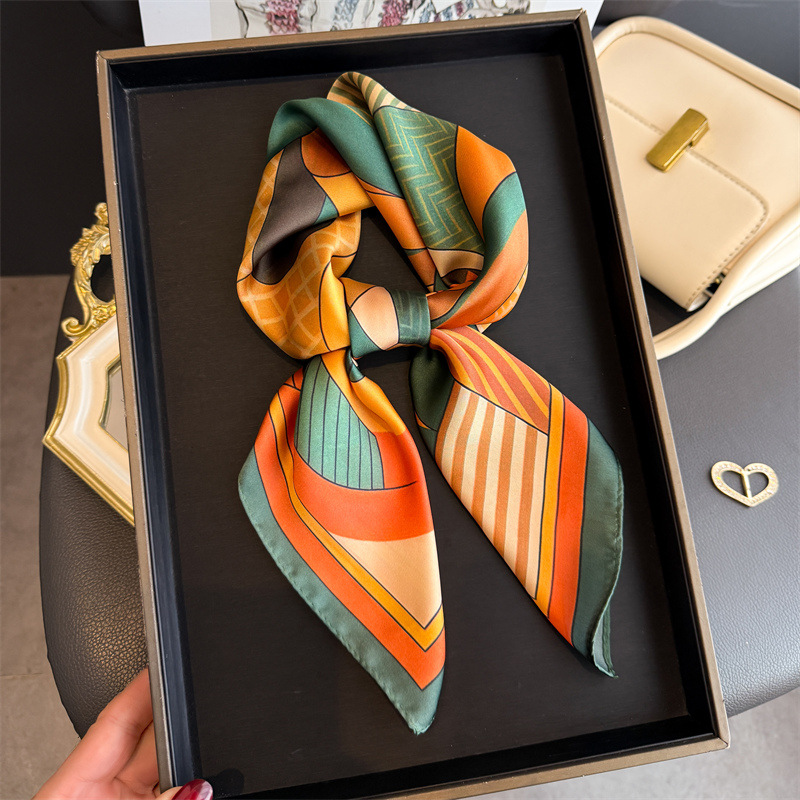 Jedwabne apaszki damskie z now – Ascot Neck Scarf recenzja i cena