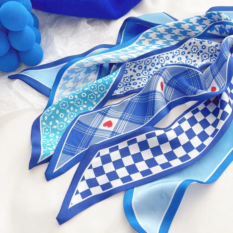 Jedwabna apaszka w kolorze nie – Bandana Cotton recenzja i cena